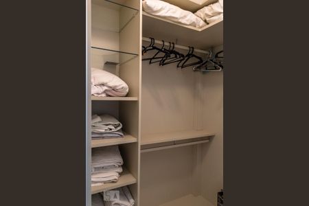 Apartamento para alugar com 61m², 1 quarto e 1 vaga Apartamento para alugar com 61m², 1 quarto e 1 vagaCloset