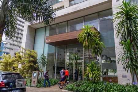 Apartamento para alugar com 61m², 1 quarto e 1 vaga Apartamento para alugar com 61m², 1 quarto e 1 vagaFachada