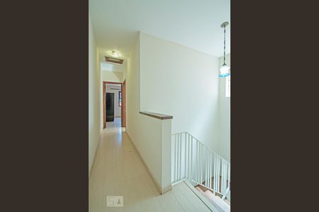 Hall dos Quartos de casa à venda com 4 quartos, 180m² em Jardim Aeroporto, São Paulo