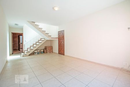 Sala de casa à venda com 4 quartos, 180m² em Jardim Aeroporto, São Paulo