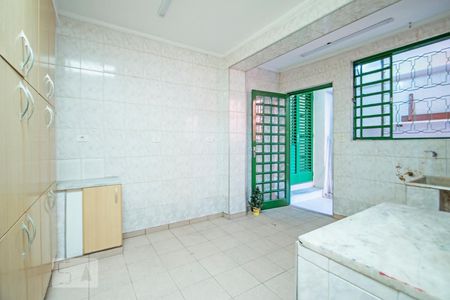 Casa à venda com 180m², 4 quartos e 2 vagasLavanderia