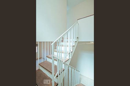 Escada de casa à venda com 4 quartos, 180m² em Jardim Aeroporto, São Paulo