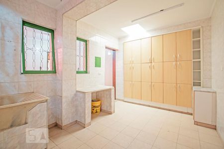 Casa à venda com 180m², 4 quartos e 2 vagasLavanderia