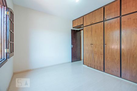 Casa à venda com 180m², 4 quartos e 2 vagasQuarto 1