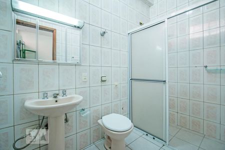 Casa à venda com 180m², 4 quartos e 2 vagasBanheiro da Suite