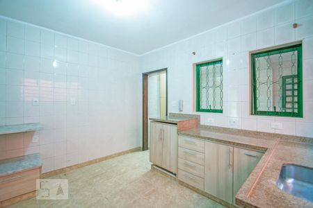 Casa à venda com 180m², 4 quartos e 2 vagasCozinha