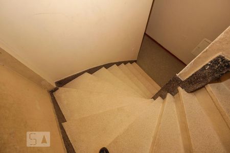Escada acesso ao apartamento de apartamento à venda com 1 quarto, 50m² em Rocha, Rio de Janeiro