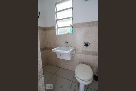 Casa de condomínio à venda com 70m², 2 quartos e 2 vagas Casa de condomínio à venda com 70m², 2 quartos e 2 vagasBanheiro de Serviço / area de serviço