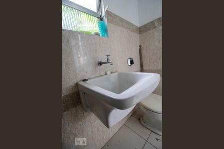 Casa de condomínio à venda com 70m², 2 quartos e 2 vagas Casa de condomínio à venda com 70m², 2 quartos e 2 vagasBanheiro de Serviço / area de serviço