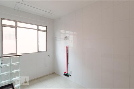 Apartamento à venda com 56m², 2 quartos e 1 vagaCozinha e área de serviço