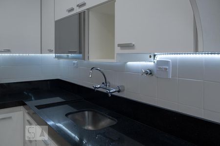 Apartamento à venda com 76m², 2 quartos e 1 vagaCozinha