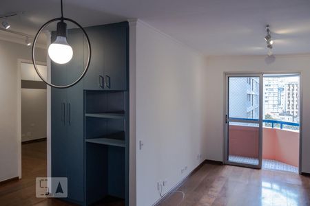 Sala de apartamento à venda com 2 quartos, 76m² em Pinheiros, São Paulo