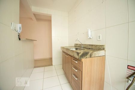 cozinha de apartamento para alugar com 2 quartos, 46m² em Loteamento Parque São Martinho, Campinas