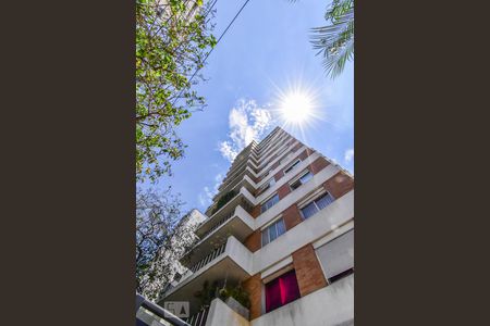 Apartamento para alugar com 155m², 3 quartos e 1 vaga Apartamento para alugar com 155m², 3 quartos e 1 vagaFachada