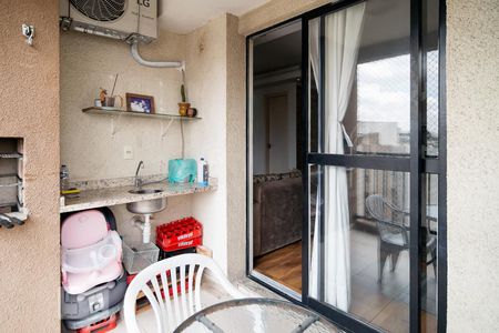 Apartamento à venda com 180m², 2 quartos e 1 vaga Apartamento à venda com 180m², 2 quartos e 1 vagaVaranda