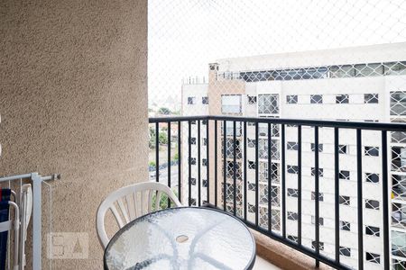 Apartamento à venda com 180m², 2 quartos e 1 vaga Apartamento à venda com 180m², 2 quartos e 1 vagaVaranda