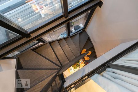 Apartamento à venda com 96m², 1 quarto e 1 vagaEscada