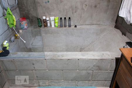 Banheiro da suíte 1 de casa à venda com 3 quartos, 270m² em Vila Ipojuca, São Paulo