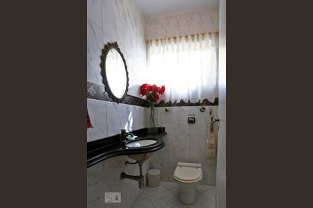 Casa à venda com 260m², 3 quartos e 2 vagasLavabo