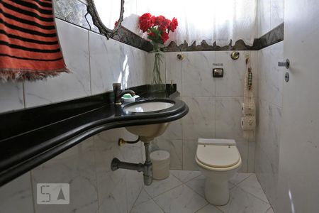 Casa à venda com 260m², 3 quartos e 2 vagasLavabo