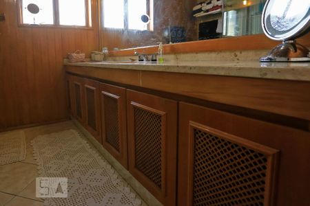 Casa à venda com 260m², 3 quartos e 2 vagasBanheiro da Suíte