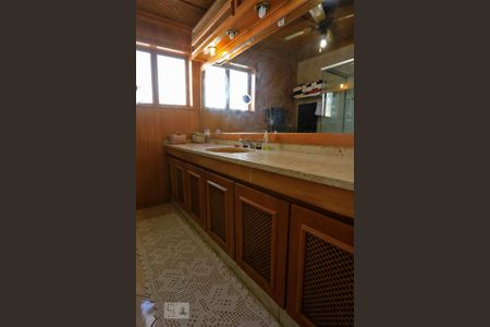 Casa à venda com 260m², 3 quartos e 2 vagasBanheiro da Suíte