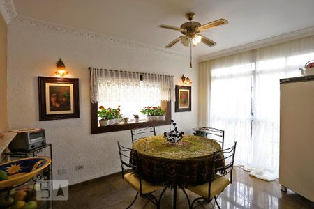 Casa à venda com 260m², 3 quartos e 2 vagasCopa