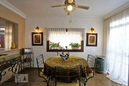 Casa à venda com 260m², 3 quartos e 2 vagasCopa