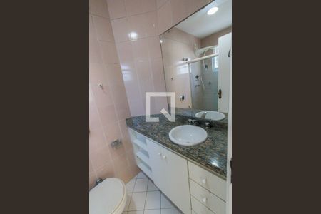 Casa de condomínio para alugar com 110m², 3 quartos e 1 vaga Casa de condomínio para alugar com 110m², 3 quartos e 1 vagaBanheiro da Suíte