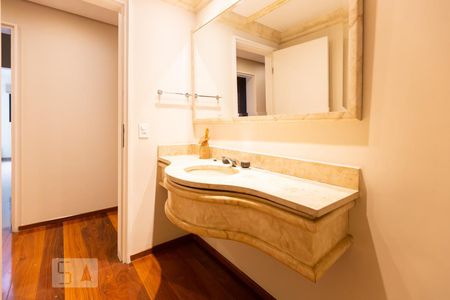 Apartamento à venda com 290m², 3 quartos e 4 vagasLavabo