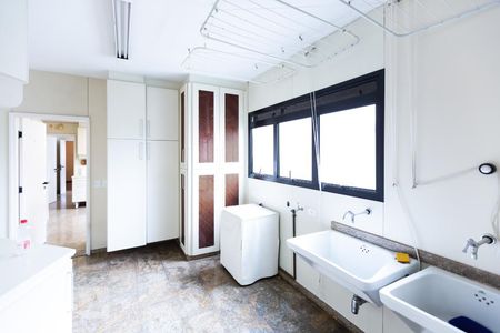 Apartamento à venda com 290m², 3 quartos e 4 vagasServiço