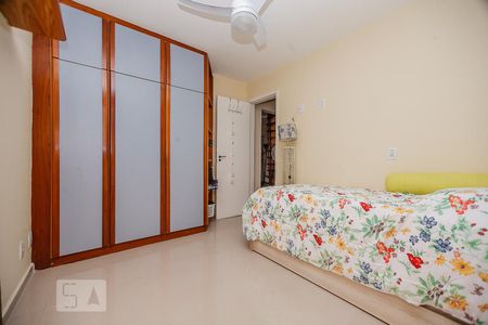 Primeiro Andar - Quarto 1 de apartamento à venda com 3 quartos, 227m² em Santa Rosa, Niterói