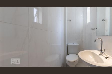 Banheiro Suite de apartamento para alugar com 2 quartos, 74m² em Vila Olímpia, São Paulo