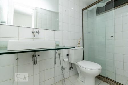 BANHEIRO SOCIAL de apartamento à venda com 2 quartos, 65m² em Inga, Niterói