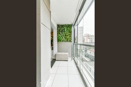 Varanda de kitnet/studio para alugar com 1 quarto, 32m² em Pinheiros, São Paulo