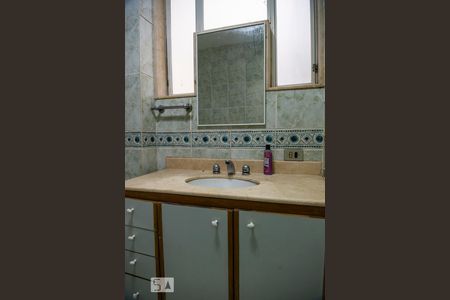 Apartamento para alugar com 128m², 3 quartos e sem vaga