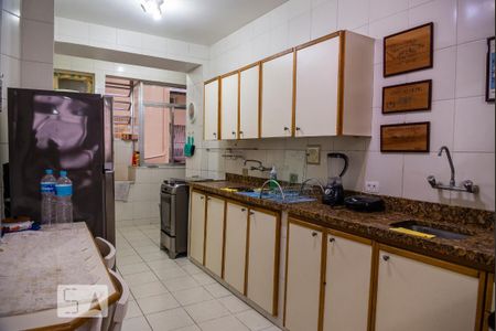 Apartamento para alugar com 128m², 3 quartos e sem vaga