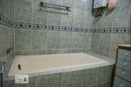Apartamento para alugar com 128m², 3 quartos e sem vaga