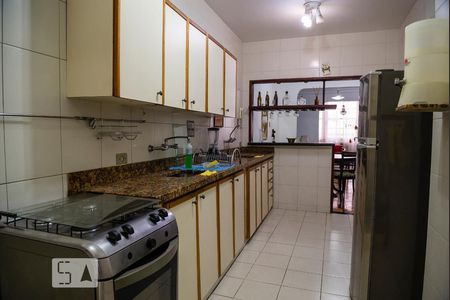 Apartamento para alugar com 128m², 3 quartos e sem vaga