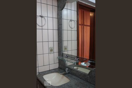 Apartamento para alugar com 110m², 3 quartos e 2 vagas Apartamento para alugar com 110m², 3 quartos e 2 vagasBanheiro da Suíte
