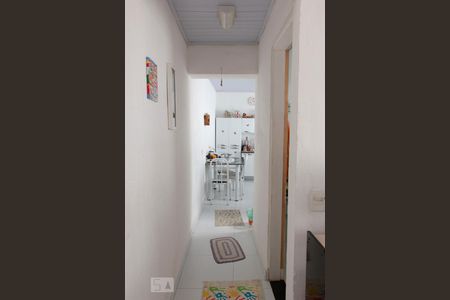 Casa à venda com 242m², 2 quartos e 2 vagasCorredor