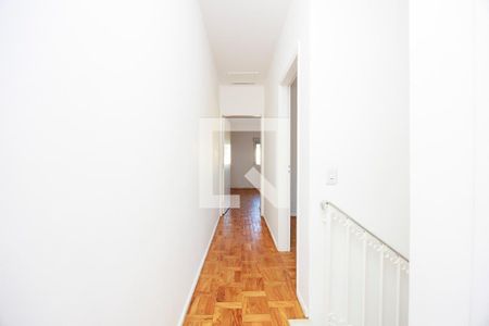 Casa à venda com 150m², 3 quartos e 2 vagas Casa à venda com 150m², 3 quartos e 2 vagasCorredor