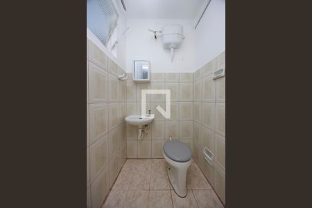 Casa à venda com 150m², 3 quartos e 2 vagas Casa à venda com 150m², 3 quartos e 2 vagasEdícula - Banheiro