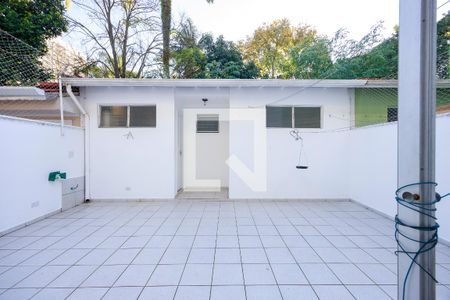 Casa à venda com 150m², 3 quartos e 2 vagas Casa à venda com 150m², 3 quartos e 2 vagasQuintal