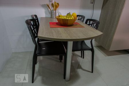 Apartamento à venda com 130m², 4 quartos e 2 vagasCozinha