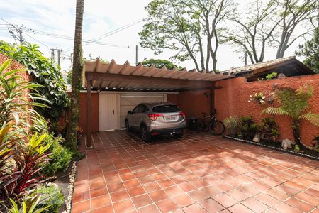 Casa à venda com 199m², 3 quartos e 4 vagas Casa à venda com 199m², 3 quartos e 4 vagasGaragem