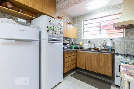 Casa à venda com 199m², 3 quartos e 4 vagas Casa à venda com 199m², 3 quartos e 4 vagasCozinha