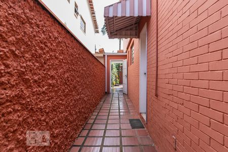 Casa à venda com 199m², 3 quartos e 4 vagas Casa à venda com 199m², 3 quartos e 4 vagasCorredor