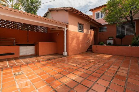 Casa à venda com 199m², 3 quartos e 4 vagas Casa à venda com 199m², 3 quartos e 4 vagasQuintal