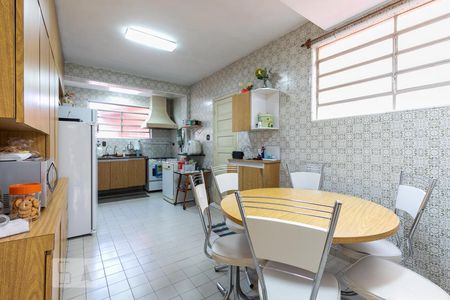 Casa à venda com 199m², 3 quartos e 4 vagas Casa à venda com 199m², 3 quartos e 4 vagasCozinha